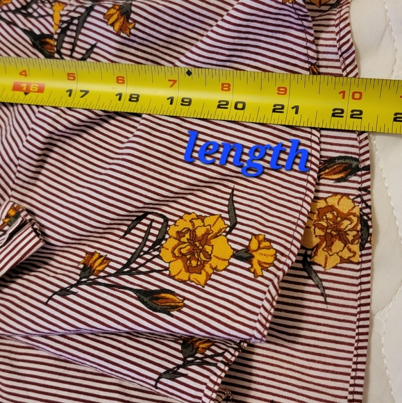 Sweet Wanderer flutter sleeve front wrap  burgundy pinstripe floral blouse - Picture 9 of 10